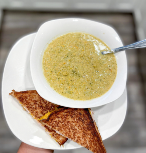 Cheesy Broccoli Cheddar Soup